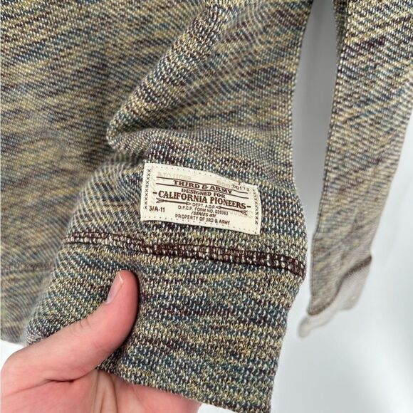 Third & Army Long Sleeve Pullover Crewneck Yellow Grey Sweater NWT Medium - Picture 4 of 7